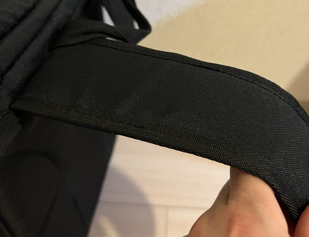 肩幅が広くて、クッション性がある！