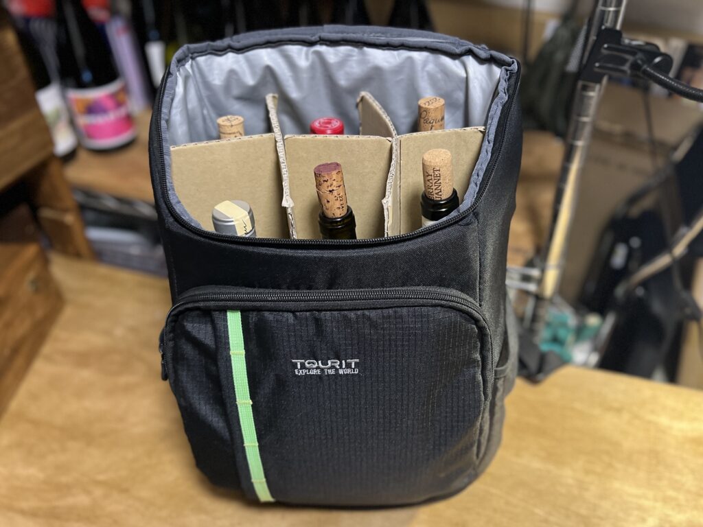 ワインが入った保冷リュック